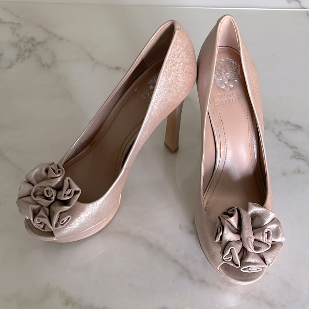 Vince Camuto nude heels